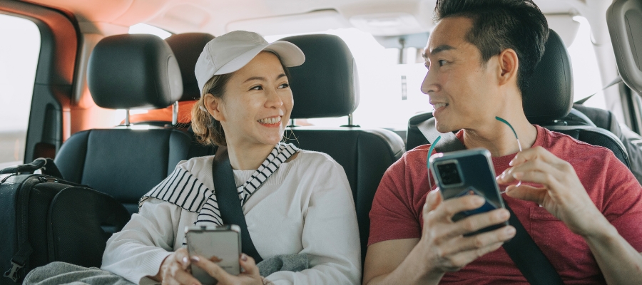 Chinese tourists exploring Dubai